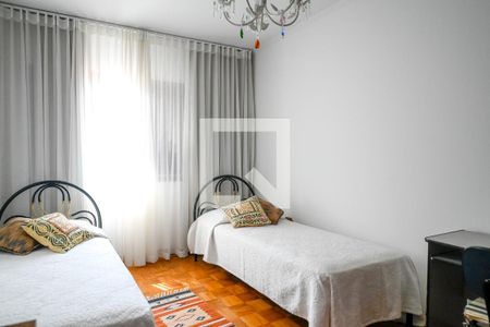 Casa à venda com 349m², 3 quartos e 7 vagas Casa à venda com 349m², 3 quartos e 7 vagasQuarto 3