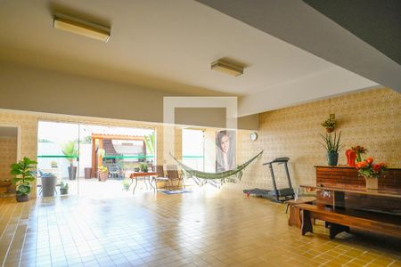 Casa à venda com 349m², 3 quartos e 7 vagas Casa à venda com 349m², 3 quartos e 7 vagasGaragem