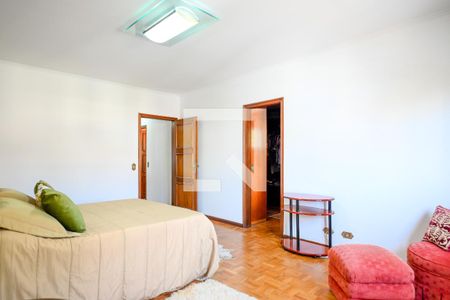 Casa à venda com 349m², 3 quartos e 7 vagas Casa à venda com 349m², 3 quartos e 7 vagasQuarto 1 - Suíte