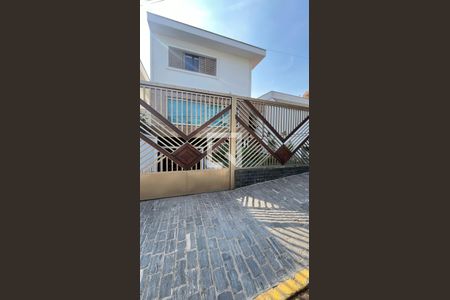Casa à venda com 349m², 3 quartos e 7 vagas Casa à venda com 349m², 3 quartos e 7 vagasFachada