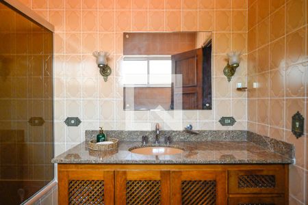Casa à venda com 349m², 3 quartos e 7 vagas Casa à venda com 349m², 3 quartos e 7 vagasBanheiro da Suíte