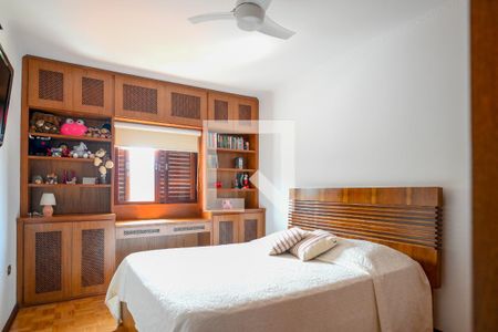 Casa à venda com 349m², 3 quartos e 7 vagas Casa à venda com 349m², 3 quartos e 7 vagasQuarto 2