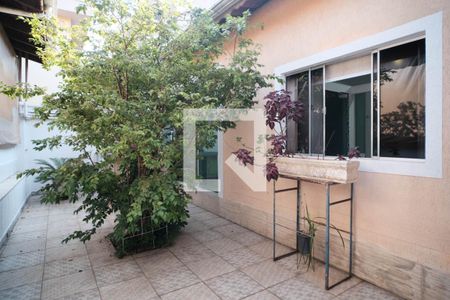 Casa à venda com 300m², 4 quartos e 3 vagas Casa à venda com 300m², 4 quartos e 3 vagasÁrea comum