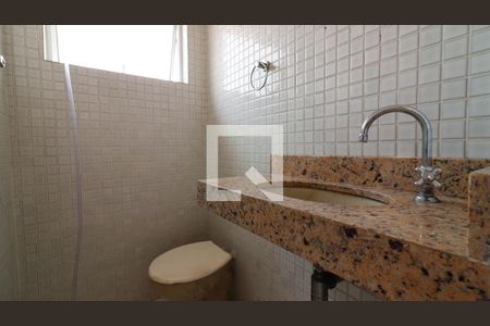 Casa à venda com 250m², 3 quartos e 10 vagasBanheiro de serviço