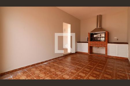 Casa à venda com 250m², 3 quartos e 10 vagasChurrasqueira