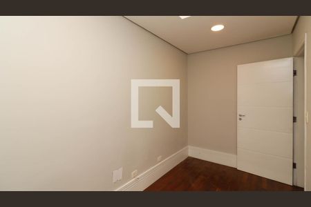 Casa à venda com 250m², 3 quartos e 10 vagasEscritório