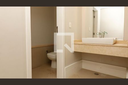 Casa à venda com 250m², 3 quartos e 10 vagasLavabo