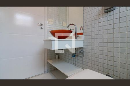 Casa à venda com 250m², 3 quartos e 10 vagasBanheiro da Suíte 1