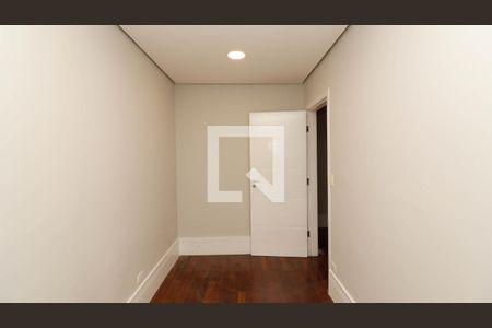 Casa à venda com 250m², 3 quartos e 10 vagasEscritório