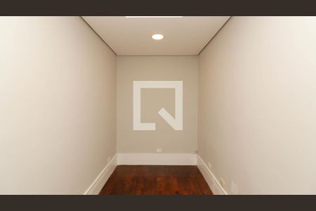 Casa à venda com 250m², 3 quartos e 10 vagasEscritório