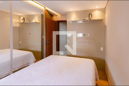 Apartamento à venda com 160m², 3 quartos e 2 vagas Apartamento à venda com 160m², 3 quartos e 2 vagasSuíte