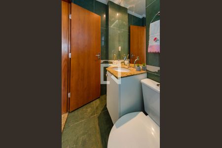 Apartamento à venda com 160m², 3 quartos e 2 vagas Apartamento à venda com 160m², 3 quartos e 2 vagasBanheiro 2