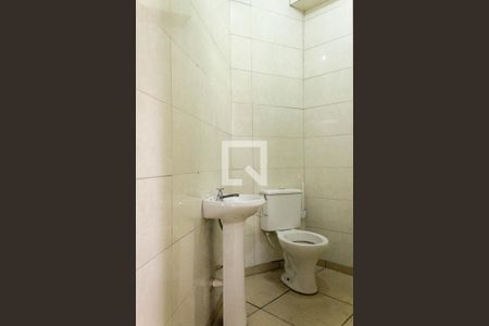 Casa à venda com 257m², 4 quartos e 3 vagas Casa à venda com 257m², 4 quartos e 3 vagasBanheiro da Área comum