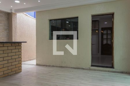 Casa à venda com 257m², 4 quartos e 3 vagas Casa à venda com 257m², 4 quartos e 3 vagasÁrea comum