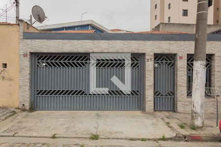 Casa à venda com 257m², 4 quartos e 3 vagas Casa à venda com 257m², 4 quartos e 3 vagasFachada