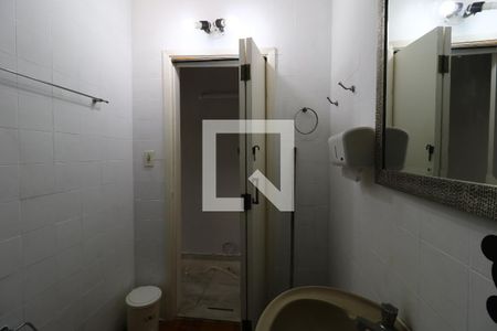Casa à venda com 143m², 2 quartos e 1 vagaBanheiro