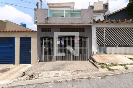 Casa à venda com 143m², 2 quartos e 1 vagaFachada com a plaquinha