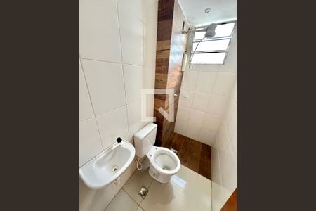 Apartamento à venda com 42m², 2 quartos e 1 vaga Apartamento à venda com 42m², 2 quartos e 1 vagaBanheiro