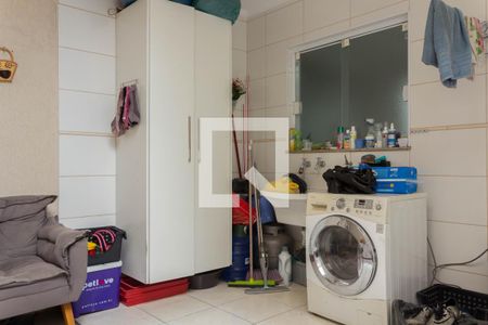 Casa à venda com 140m², 3 quartos e 2 vagas Casa à venda com 140m², 3 quartos e 2 vagasÁrea de Serviço