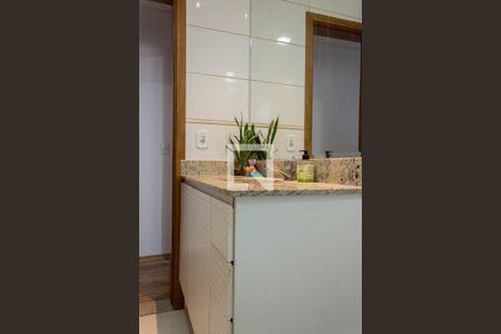 Casa à venda com 140m², 3 quartos e 2 vagas Casa à venda com 140m², 3 quartos e 2 vagasBanheiro