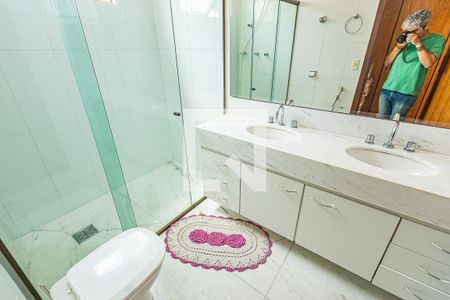 Apartamento à venda com 158m², 4 quartos e 4 vagasBanheiro Suite