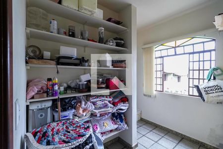 Casa à venda com 235m², 3 quartos e 4 vagasÁrea de serviço