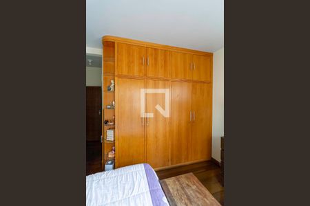 Casa à venda com 235m², 3 quartos e 4 vagasSuíte