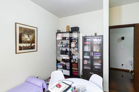 Casa à venda com 235m², 3 quartos e 4 vagasQuarto 2