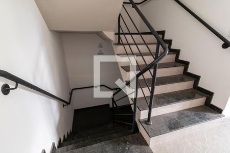 Apartamento à venda com 40m², 2 quartos e sem vagaEscada