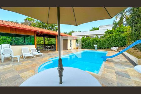 Casa à venda com 2700m², 5 quartos e 4 vagas Casa à venda com 2700m², 5 quartos e 4 vagasÁrea comum