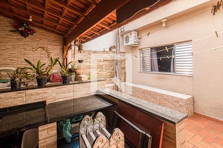 Casa à venda com 125m², 2 quartos e 2 vagas Casa à venda com 125m², 2 quartos e 2 vagasárea de serviço com churrasqueira