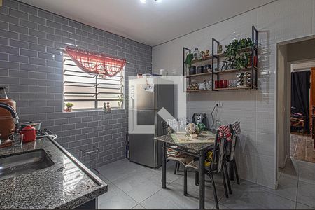 Casa à venda com 125m², 2 quartos e 2 vagas Casa à venda com 125m², 2 quartos e 2 vagasCozinha