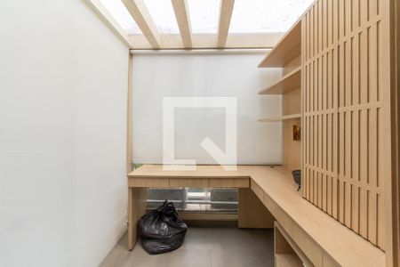 Casa de condomínio à venda com 250m², 3 quartos e 2 vagas Casa de condomínio à venda com 250m², 3 quartos e 2 vagasEscritório