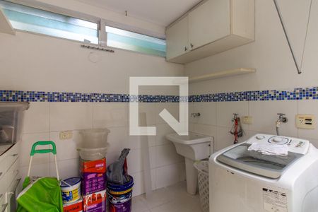 Casa de condomínio à venda com 250m², 3 quartos e 2 vagas Casa de condomínio à venda com 250m², 3 quartos e 2 vagasÁrea de Serviço