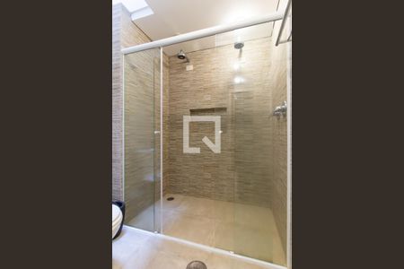 Casa de condomínio à venda com 250m², 3 quartos e 2 vagas Casa de condomínio à venda com 250m², 3 quartos e 2 vagasBanheiro da Suíte 1