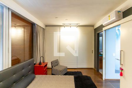 Casa de condomínio à venda com 250m², 3 quartos e 2 vagas Casa de condomínio à venda com 250m², 3 quartos e 2 vagasQuarto 1 - Suíte