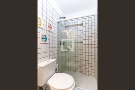 Casa de condomínio à venda com 250m², 3 quartos e 2 vagas Casa de condomínio à venda com 250m², 3 quartos e 2 vagasBanheiro de serviço