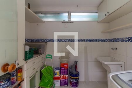 Casa de condomínio à venda com 250m², 3 quartos e 2 vagas Casa de condomínio à venda com 250m², 3 quartos e 2 vagasÁrea de Serviço