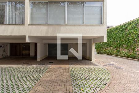 Casa de condomínio à venda com 250m², 3 quartos e 2 vagas Casa de condomínio à venda com 250m², 3 quartos e 2 vagasFachada