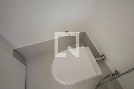 Casa de condomínio para alugar com 285m², 3 quartos e 4 vagas Casa de condomínio para alugar com 285m², 3 quartos e 4 vagasBanheiro da Suite 3