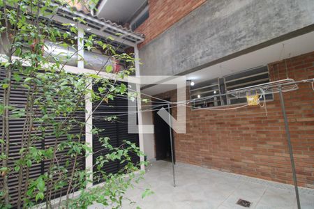 Casa à venda com 490m², 3 quartos e 2 vagasFundos da casa