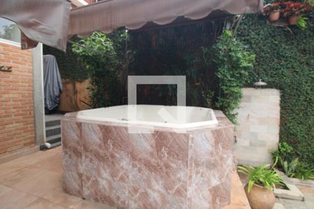 Casa à venda com 490m², 3 quartos e 2 vagasBanheira 