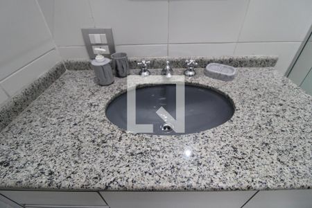 Casa à venda com 490m², 3 quartos e 2 vagasPia banheiro da suíte 3