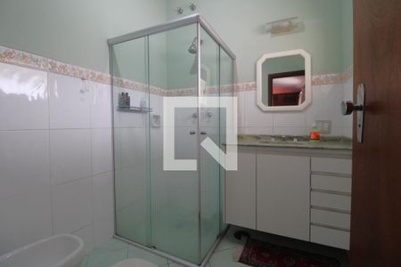 Casa à venda com 490m², 3 quartos e 2 vagasBanheiro da suíte 2