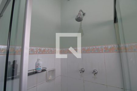 Casa à venda com 490m², 3 quartos e 2 vagasChuveiro da suíte 2