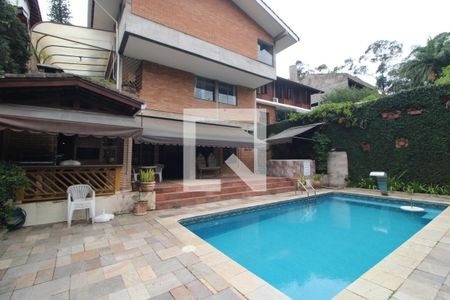 Casa à venda com 490m², 3 quartos e 2 vagasFachada fundos da casa