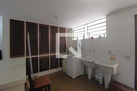 Casa à venda com 490m², 3 quartos e 2 vagasLavanderia