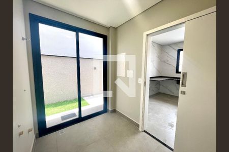 Casa de condomínio à venda com 215m², 3 quartos e 2 vagas Casa de condomínio à venda com 215m², 3 quartos e 2 vagasÁrea de Serviço