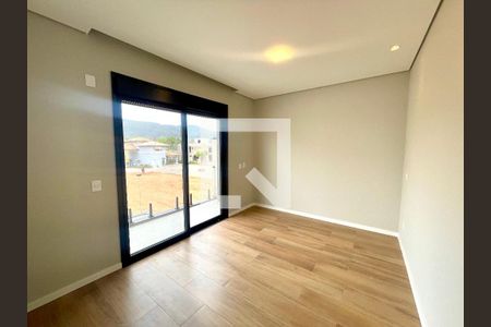 Casa de condomínio à venda com 215m², 3 quartos e 2 vagas Casa de condomínio à venda com 215m², 3 quartos e 2 vagasSuíte Master