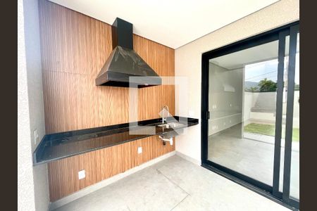 Casa de condomínio à venda com 215m², 3 quartos e 2 vagas Casa de condomínio à venda com 215m², 3 quartos e 2 vagasChurrasqueira